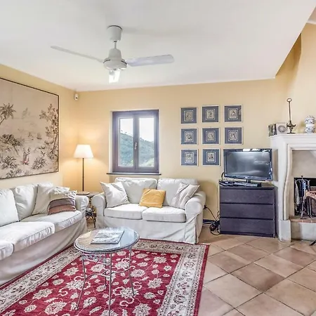 Three-bedroom -sp- With Sea View 09 Apartment *