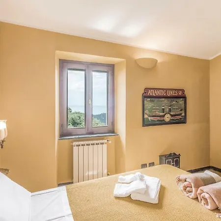 Three-bedroom -sp- With Sea View 09 Bonassola